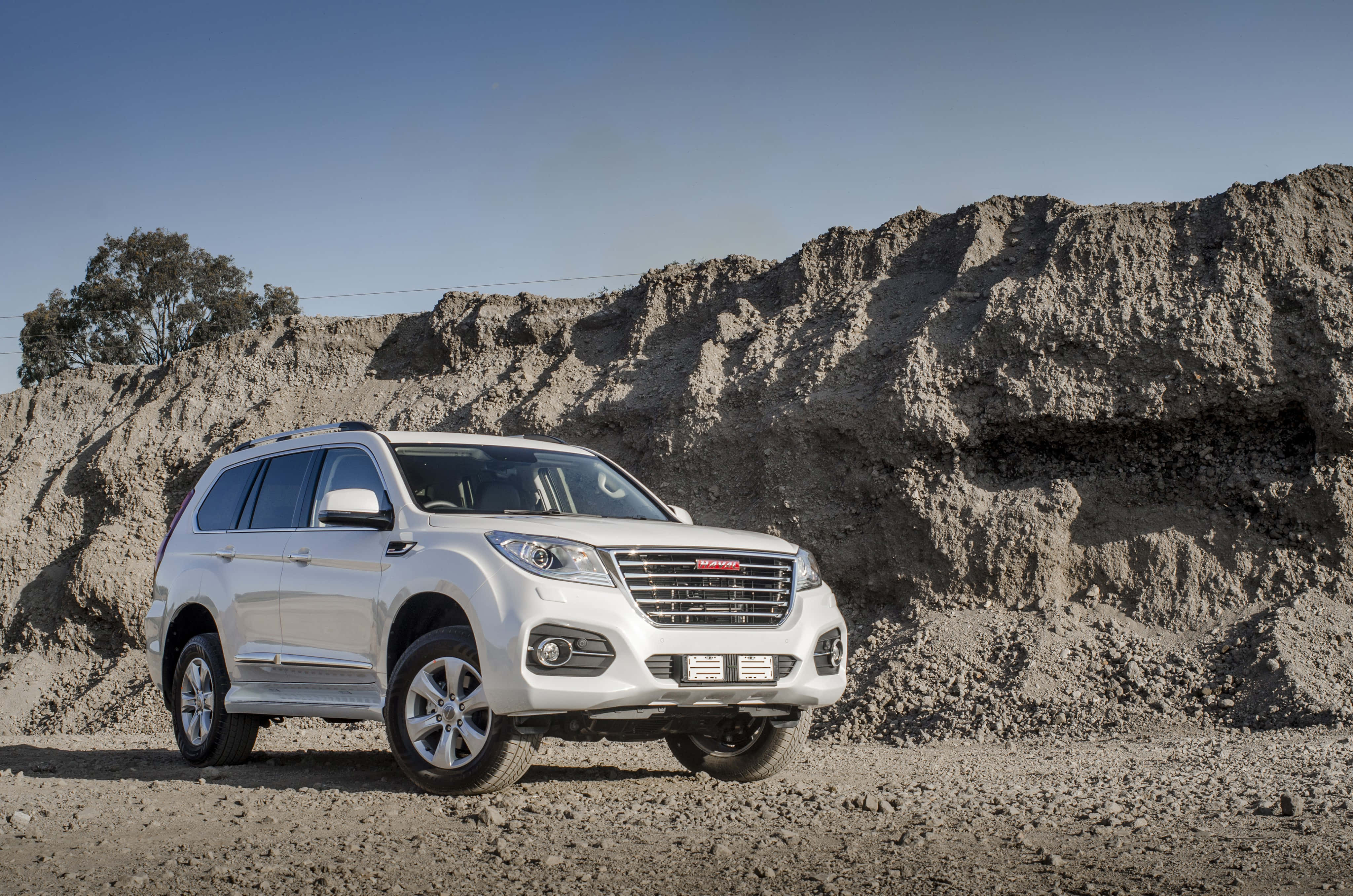 Stilig Haval SUV parkert utendørs Bakgrunner
