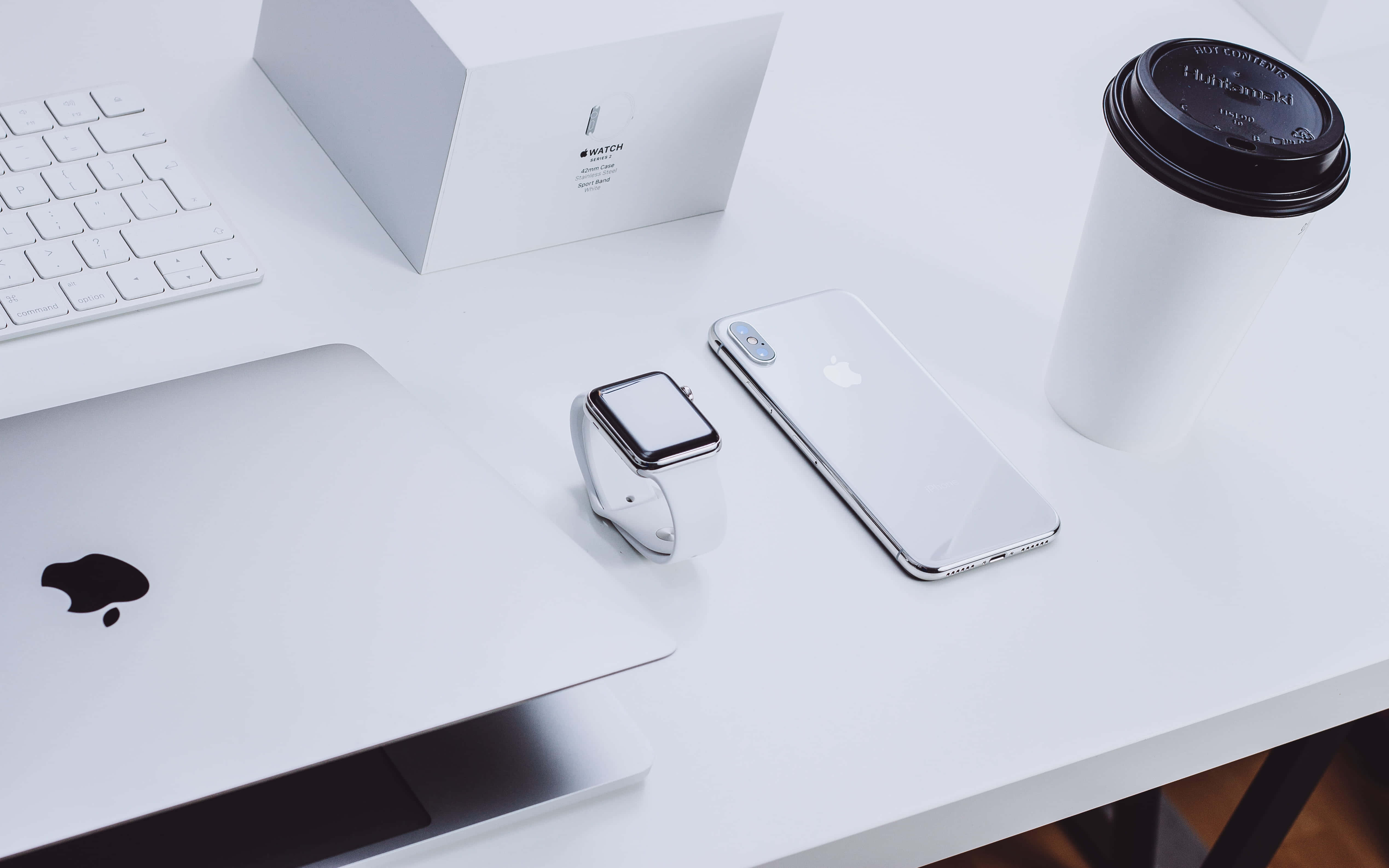 Stilig Macbook med vakker urban estetikk Bakgrunner