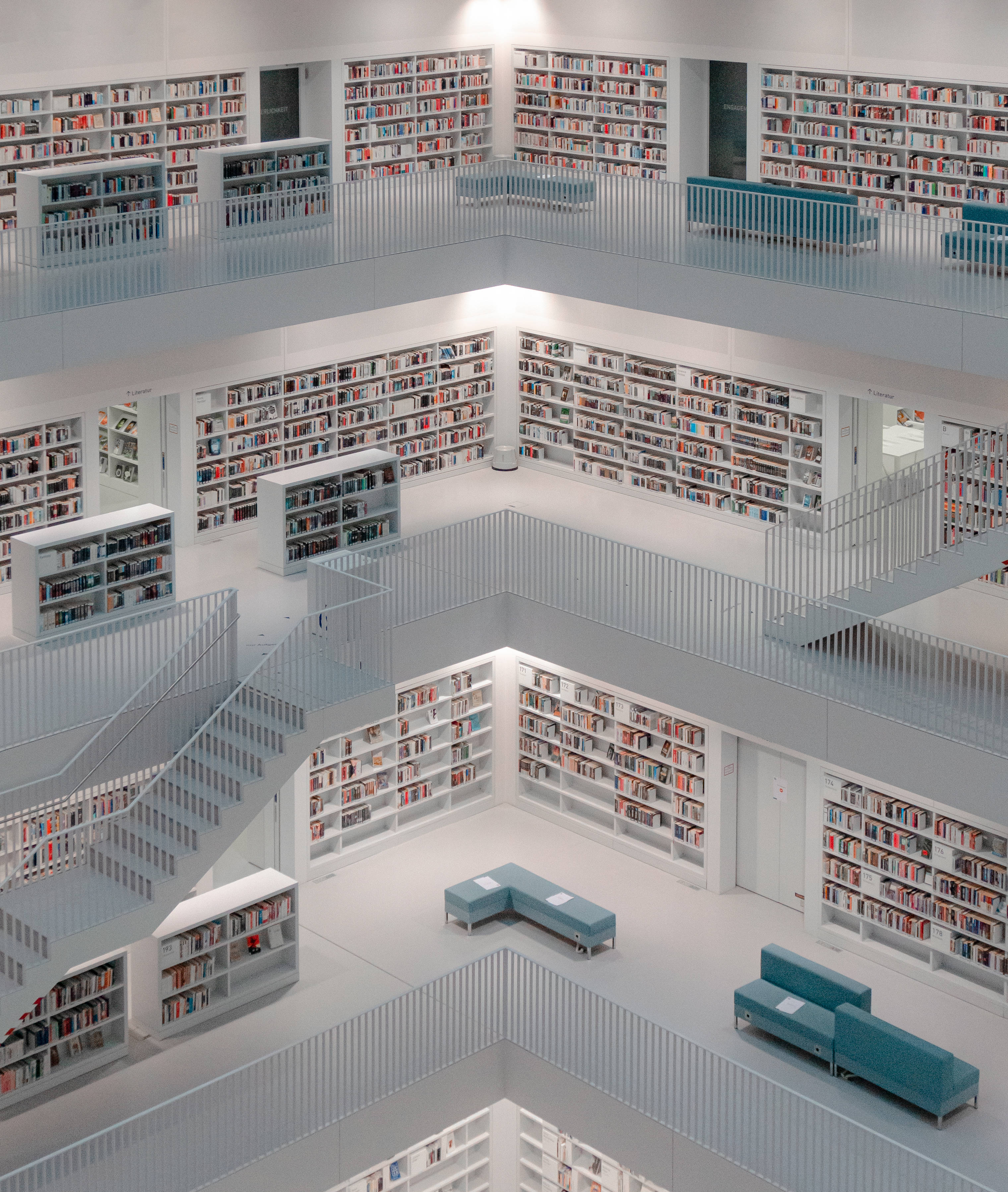 Stort hvitt bibliotek i Tyskland Bakgrunner
