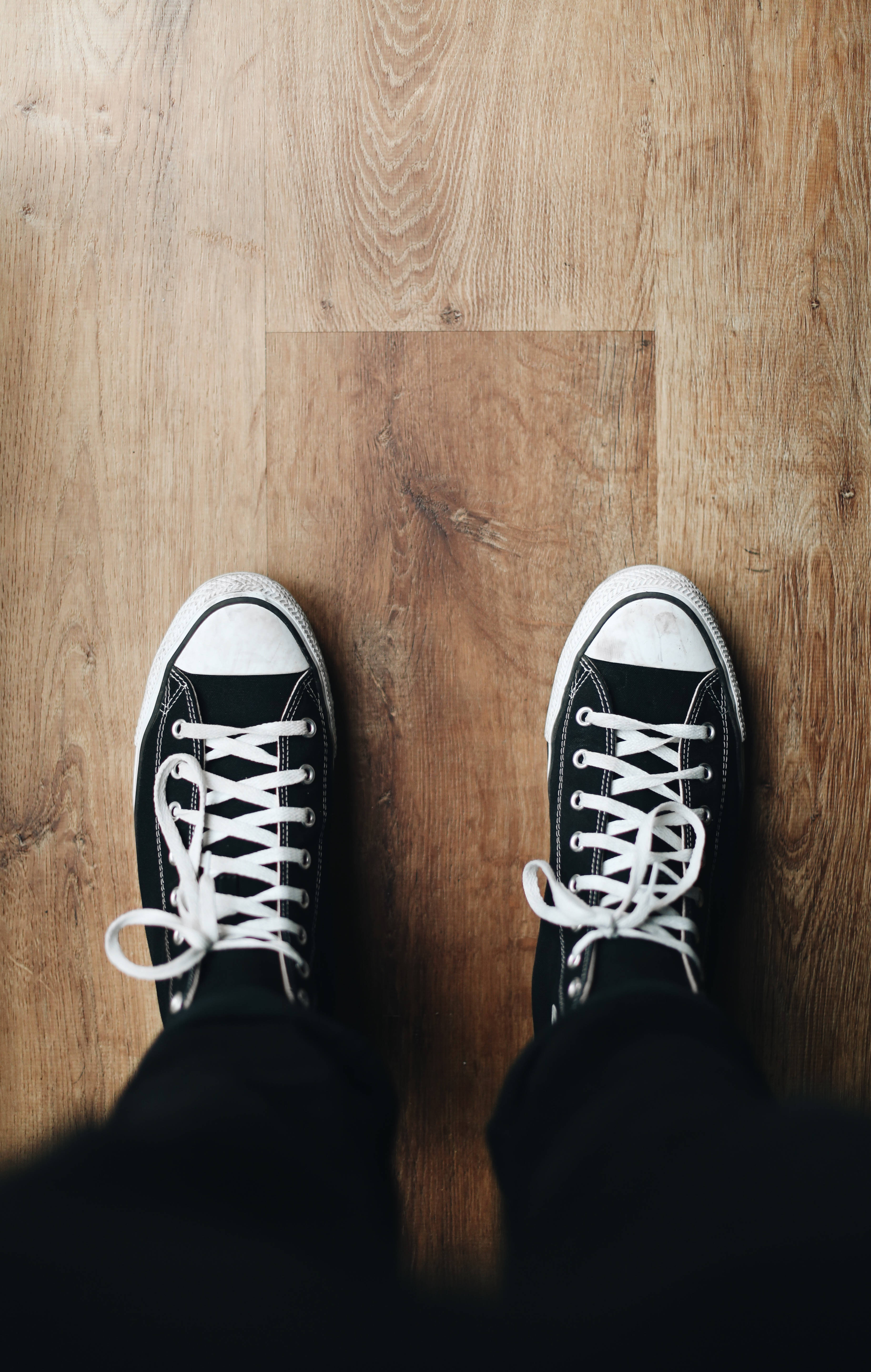 Svarte Converse Sneakers Bakgrunner
