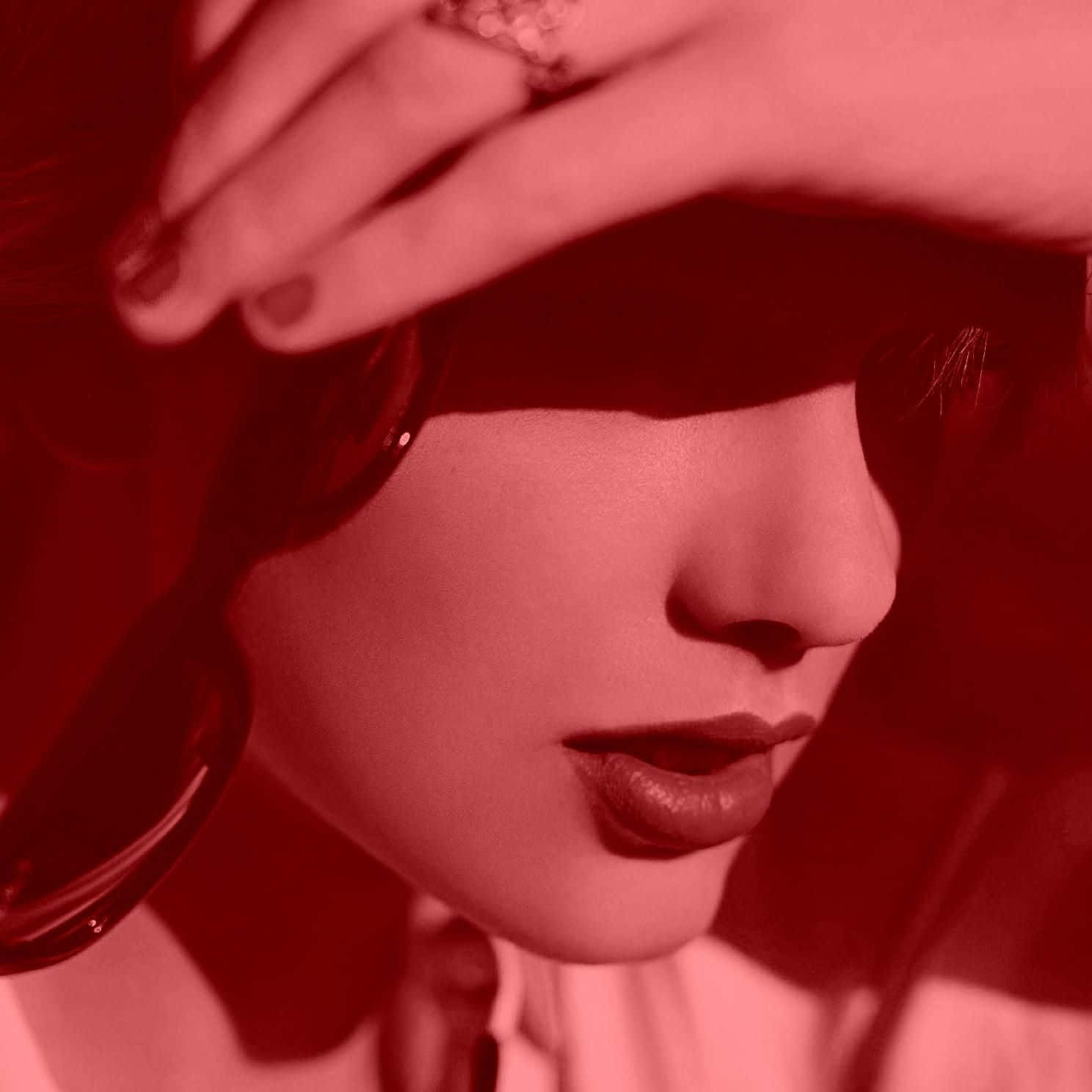 Taylor Swift deler coverbildet for sitt nyinnspilte album, «Red Taylor’s Version». Bakgrunner