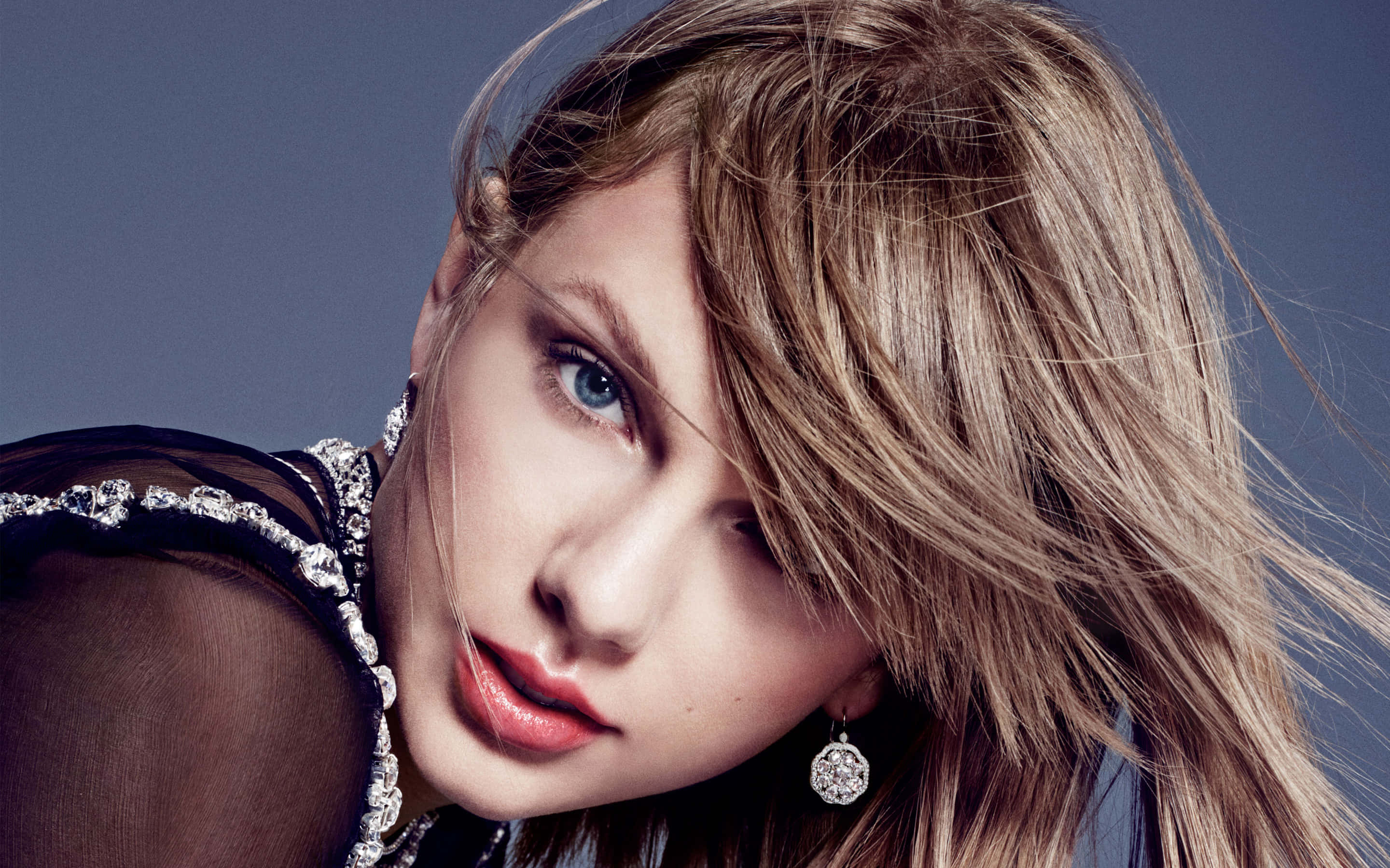 Taylor Swift går på catwalken og lever ut sin egen personlige moteshow Bakgrunner