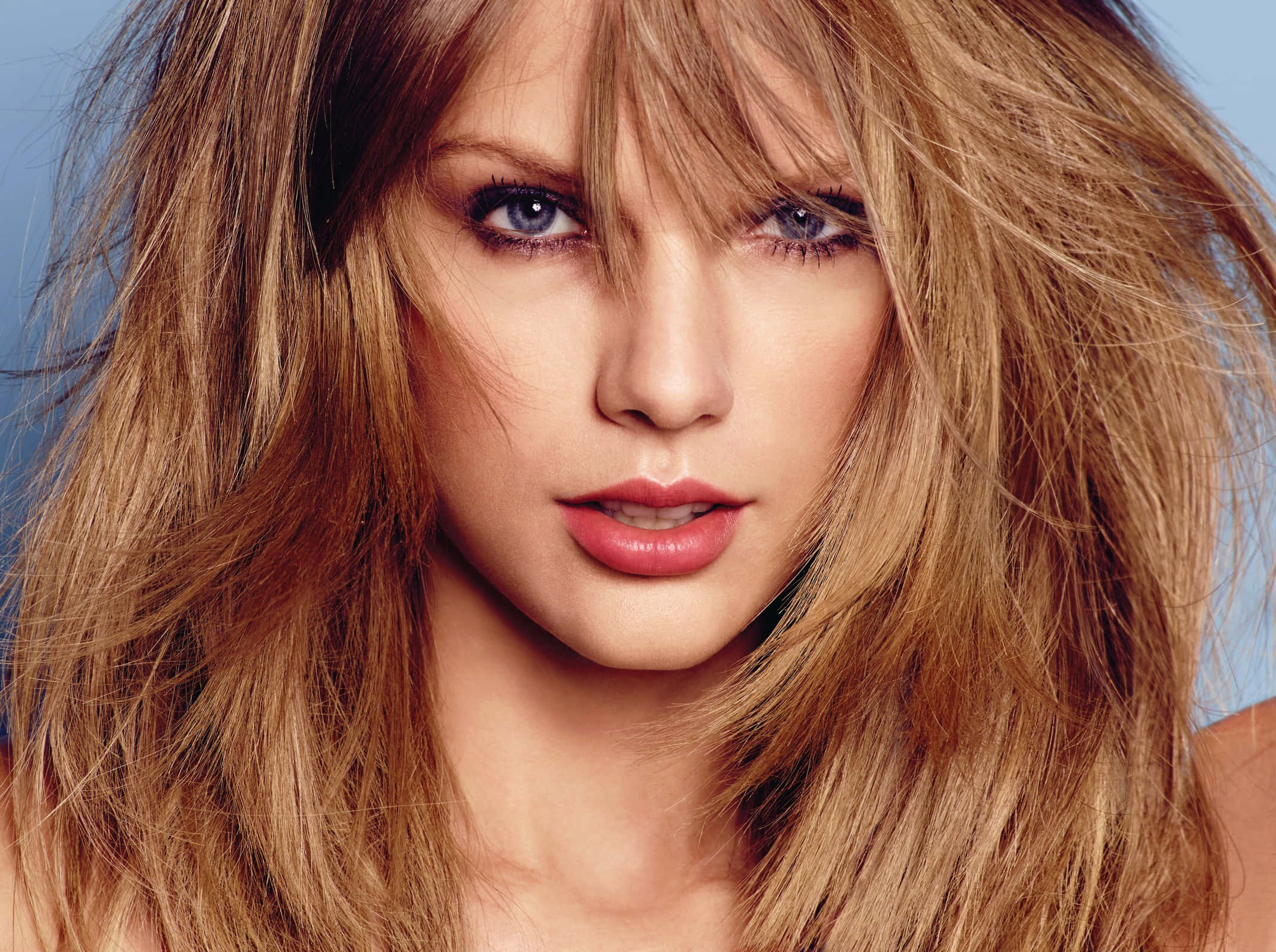 Taylor Swift Stunning og Forførende Bakgrunner