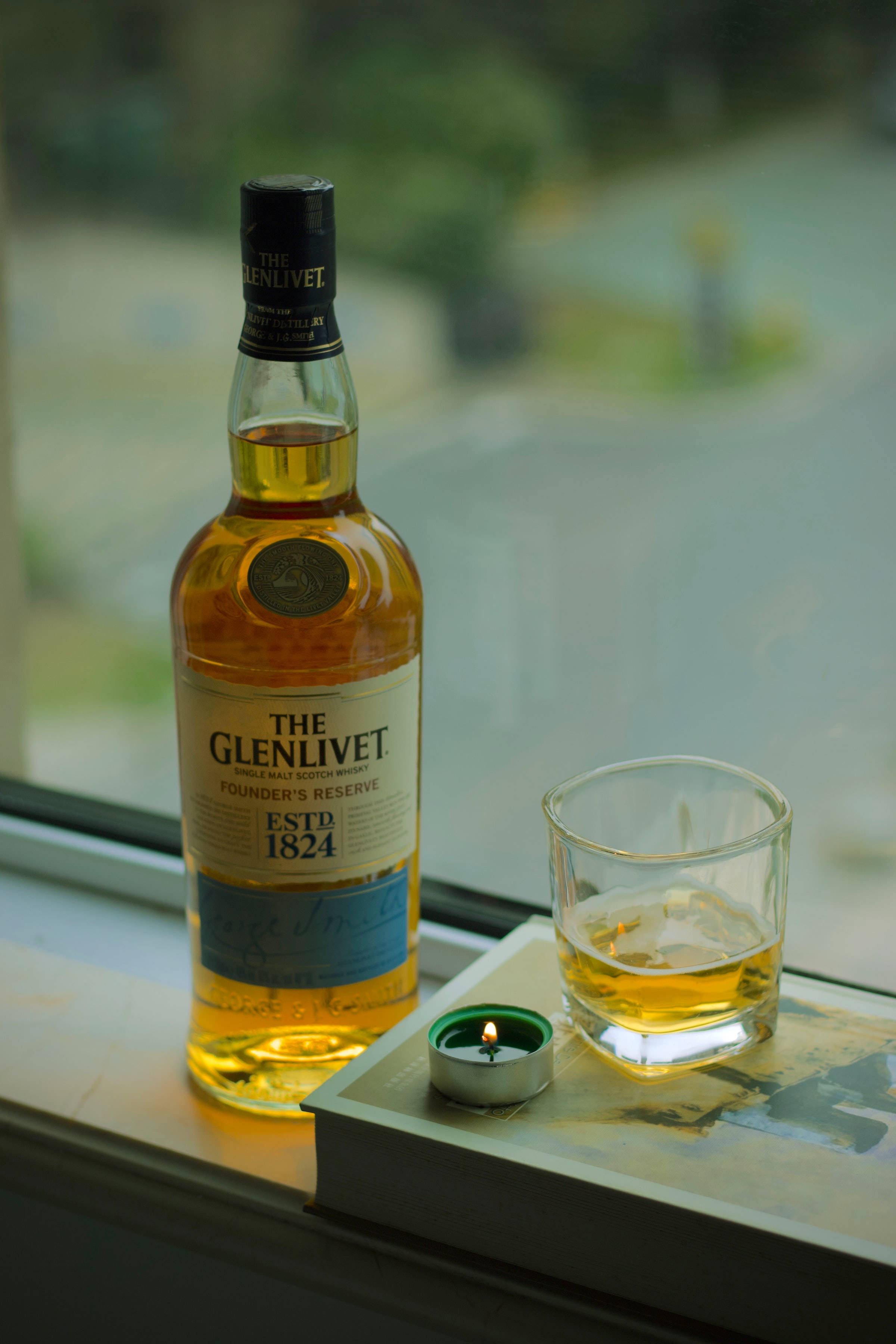The Glenlivet Whiskyflaske Bakgrunner