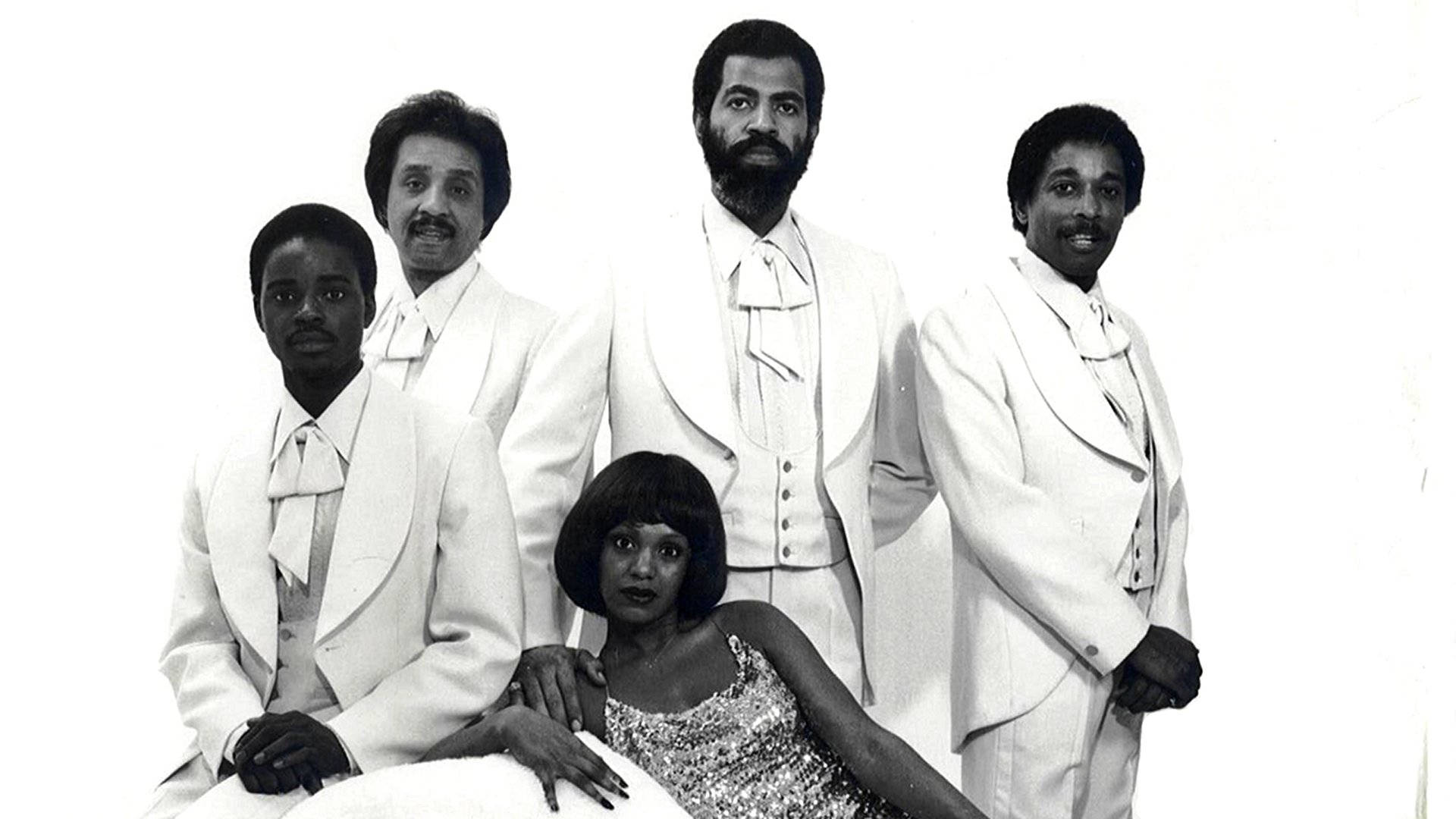 The Platters med medlemmet Zola Taylor i midten Bakgrunner