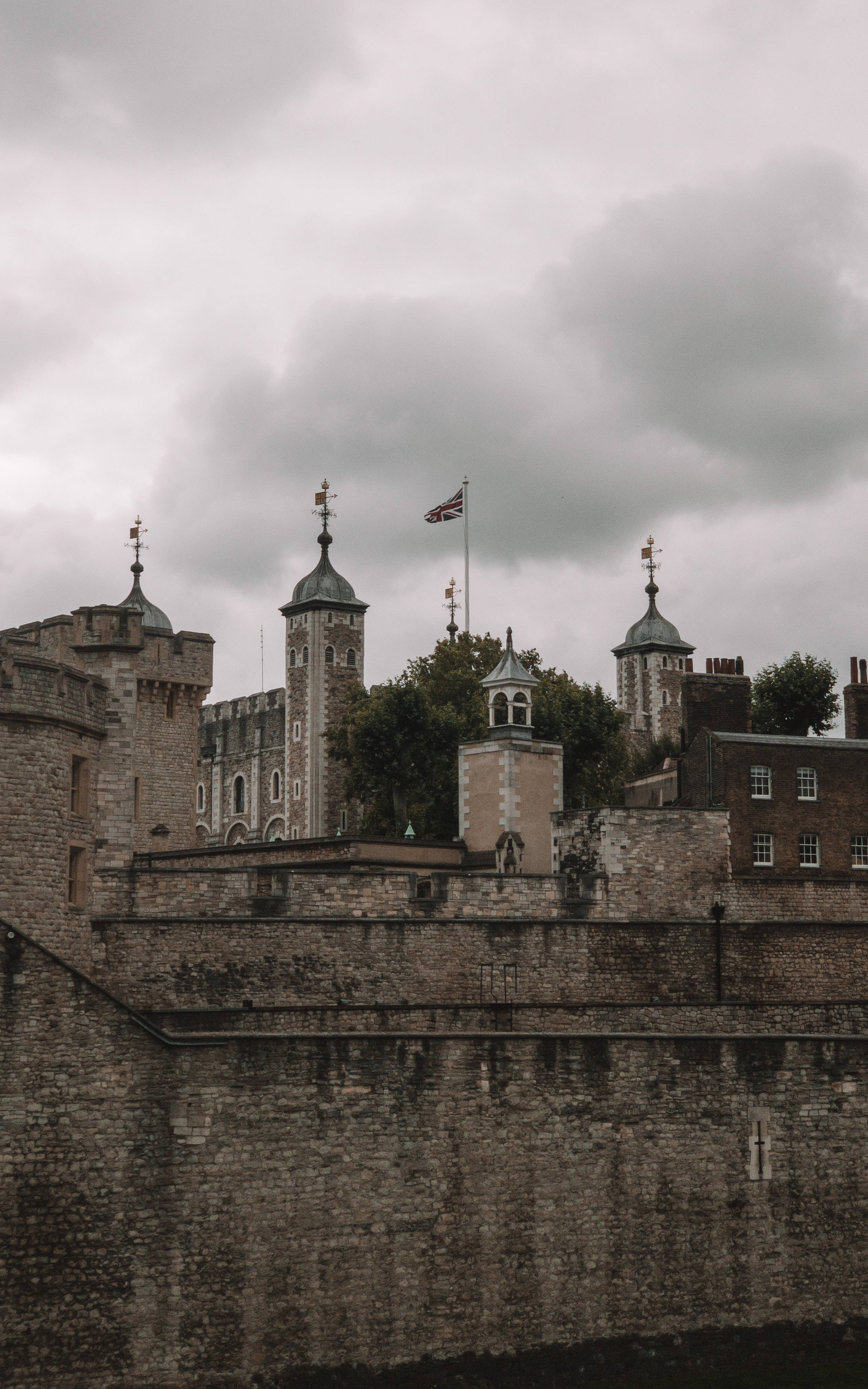 Tower of London på en overskyet dag Bakgrunner
