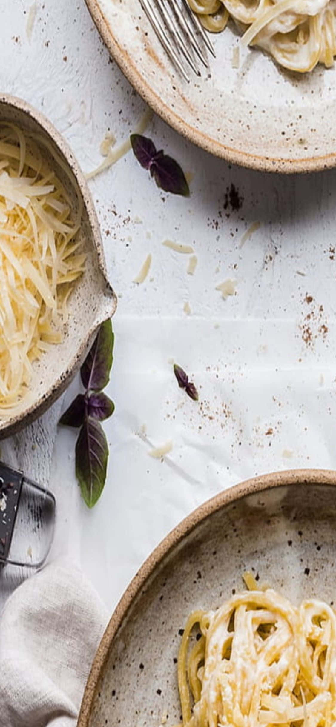 Tre tallerkener med pasta – iPhone X pastabakgrunn Bakgrunner