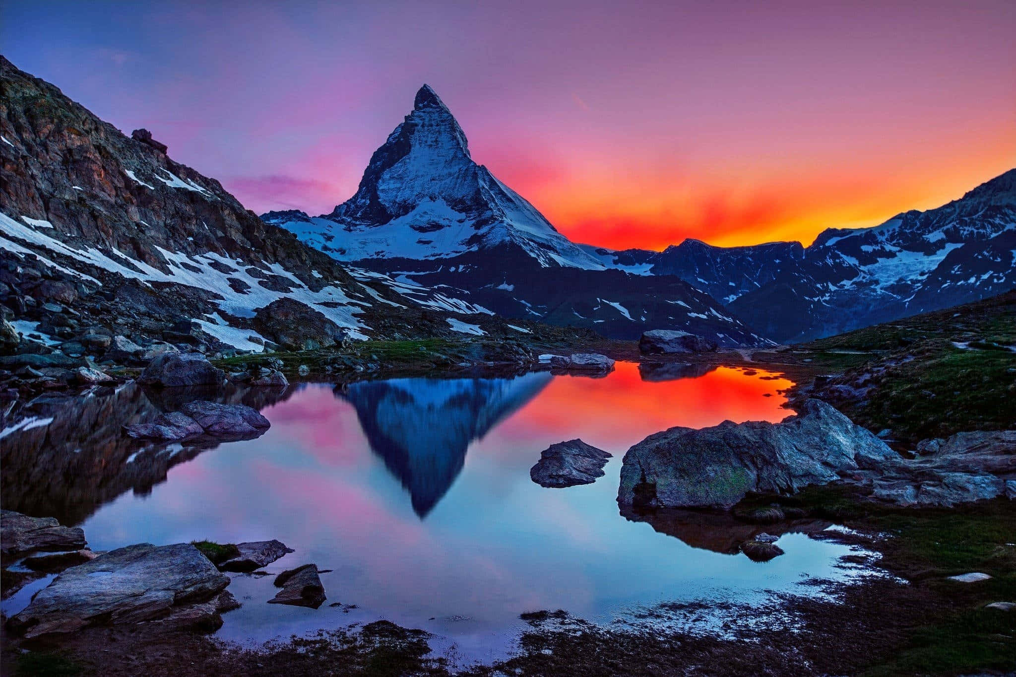 Vakker solnedgangsutsikt ved Matterhorn Bakgrunner