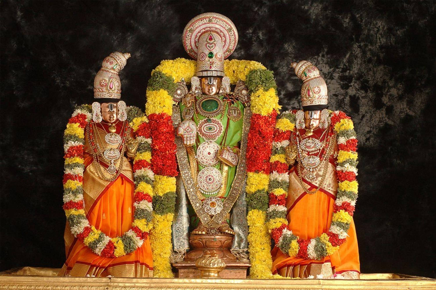 Venkateswara Swamy med Sridevi og Bhudevi Bakgrunner