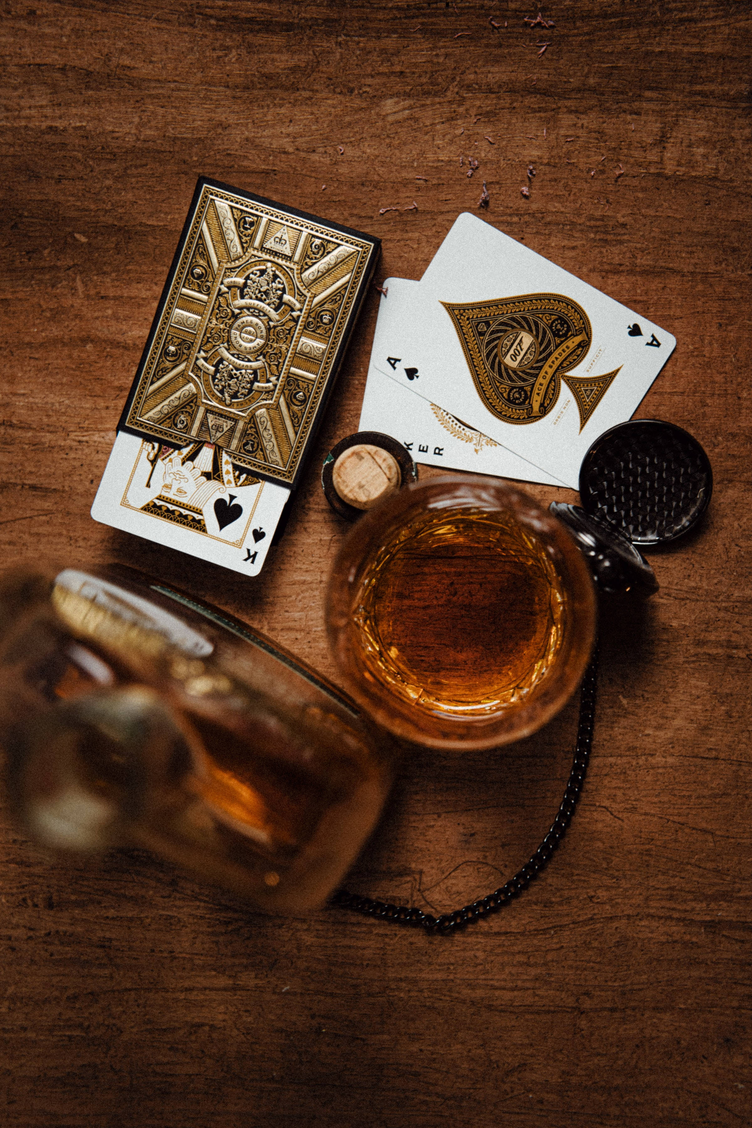 Whiskyglass og spillekort Bakgrunner