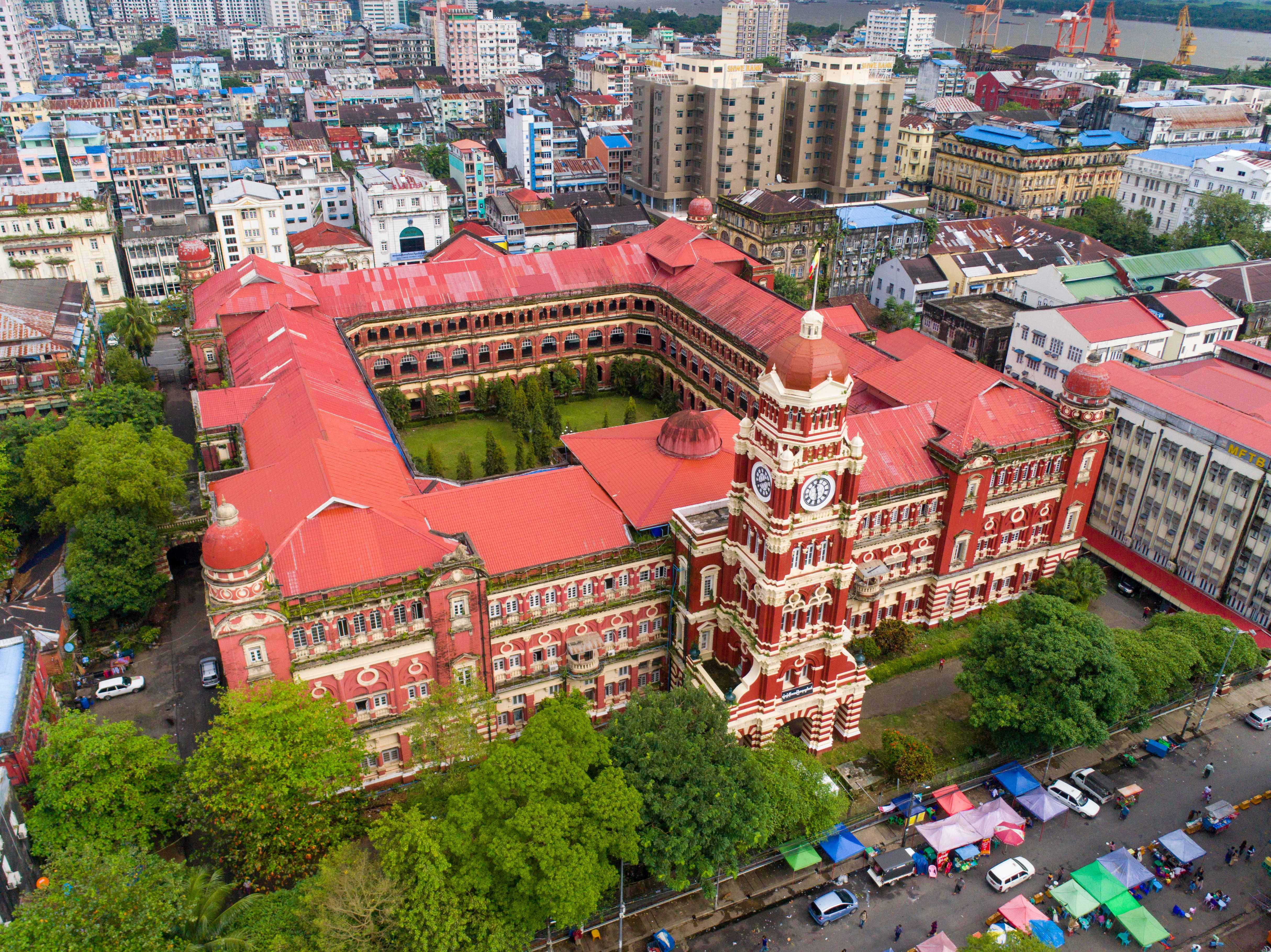 Yangon High Court – Et arkitektonisk vidunder i Myanmar Bakgrunner