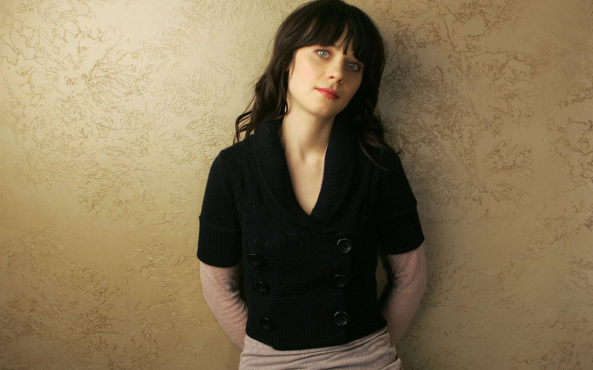 Zooey Deschanel på gyllen estetisk bakgrunn Bakgrunner