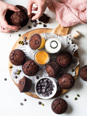 Bakgrunnsbilde med assorterte sjokoladebiter-muffins — 3:4 Bakgrunner