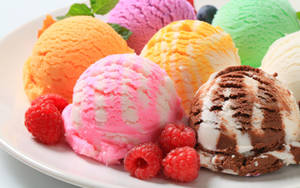 Assorted Ice Creams And Berries bakgrunnsbilde — 16:10 Bakgrunner