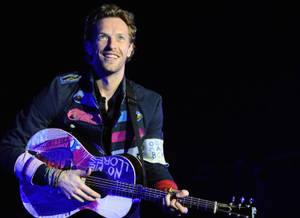 Chris Martin svart bakgrunnsvegg. — True Black Bakgrunner