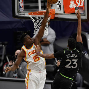Clint Capela blokkerer Jerrett Culver bakgrunnsbilde — 1:1 Bakgrunner