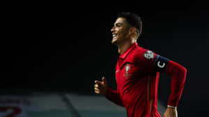 Cristiano Ronaldo løper på fotballbanen — Cristiano ronaldo Bakgrunner
