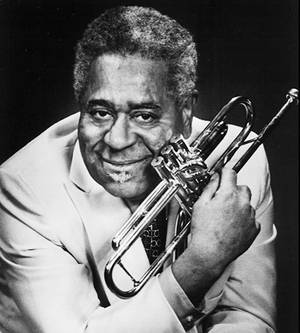 Dizzy Gillespie Svart Hvitt Portrett — Honor Magic V Flip 2 Bakgrunner