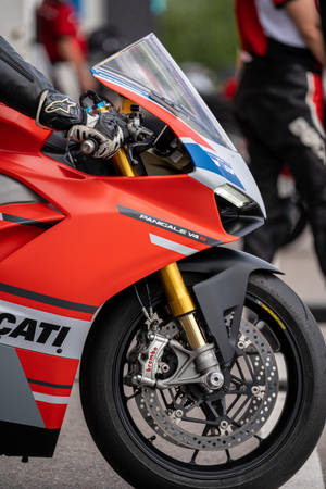 Ducati Panigale V4S Rød Sykkel — Xiaomi Pad 8 Bakgrunner