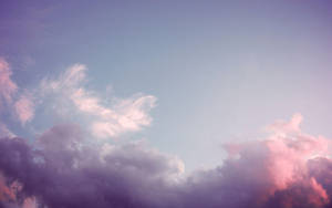 Estetisk skyet himmel laptop bakgrunnsbilde