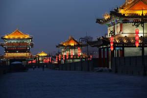 Fargerik natt ved Xian bymur bakgrunnsbilde — Skumring Bakgrunner
