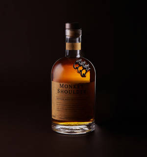 Fineste Monkey Shoulder Scotch Whisky — Honor Magic V Bakgrunner