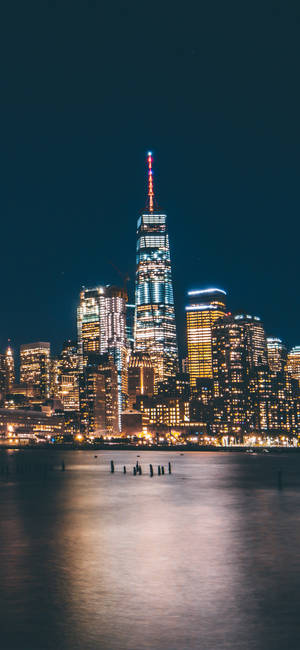 Glødende New York City iPhone — Samsung S23 Ultra Bakgrunner