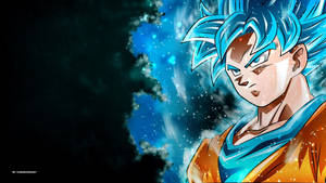 Bakgrunnsbilde av Son Goku i sin Super Saiyan Blue-stadie i svart bakgrunn.