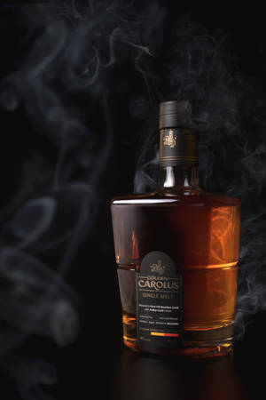 Gouden Carolus Rund Whiskeyflaske — Xiaomi Pad 8 Bakgrunner