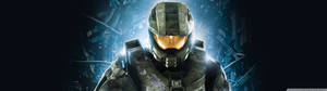 Halo Master Chief forfra med dramatisk baklys-bakgrunn — 32:9 Bakgrunner