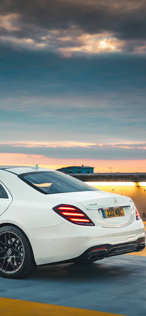 Hvit Mercedes Bak IPhone — iPhone 11 Pro Max Bakgrunner