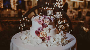 Hvite rosenblader bryllupskake — Rose Bakgrunner