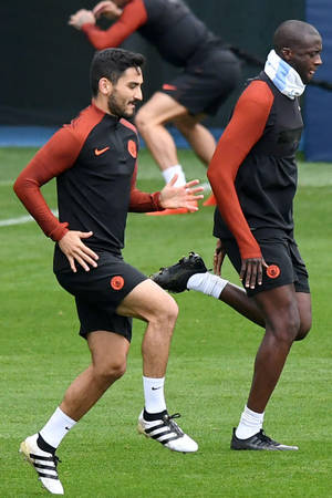 Ilkay Gundogan treningsøkt helkropp — Huawei MatePad Air (2026) Bakgrunner