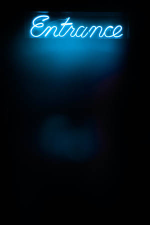 Inngangsskilt i neonblå iPhone — Xiaomi Pad 9 Pro Max Bakgrunner