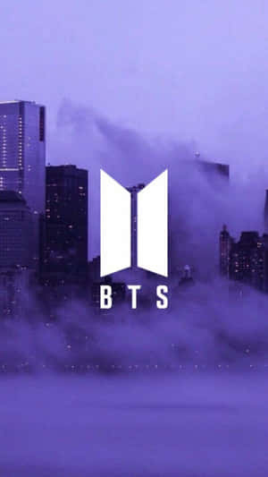 Iphone Lavendel Estetisk BTS Logo — Blomstret iPhone Bakgrunner