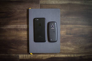 IPhone Og Nokia 3310