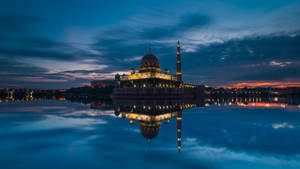 Jakarta vannspeiling bakgrunn — Skumring Bakgrunner