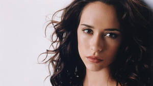 Jennifer Love Hewitt uskyldig blikk bakgrunnsbilde