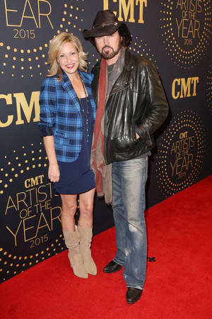 Joey Lauren Adams og Billy Ray Cyrus — Huawei MatePad 11.5 S (2025) Bakgrunner