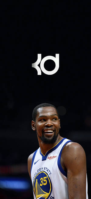 Kevin Durant smil og logo bakgrunnsbilde — iPhone 17 Pro Max Bakgrunner