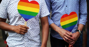 Kjærlighet er kjærlighet Pride-hjerte bakgrunn — Kjærlighetshjerte Bakgrunner
