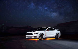 Kul bil hvit Ford Mustang bakgrunnsbilde — Biler Bakgrunner