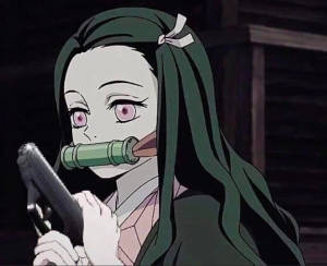 Nezuko med pistol