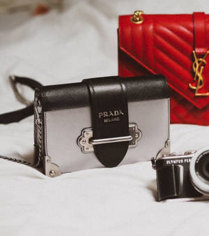 Prada Og YSL Vesker bakgrunnsbilde. — Oppo Find N5 Bakgrunner