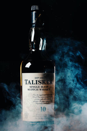Røykfylt Talisker Scotch Whisky-flaske — Xiaomi Pad 9 Pro Max Bakgrunner