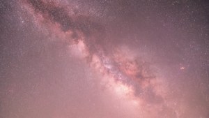 En drømmeaktig lyserosa stjernehimmel med glødende rosa stjerner. — Lyserosa estetikk Bakgrunner
