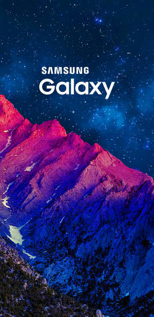 Samsung Galaxy J6 lyser opp skumringens fjelltopper