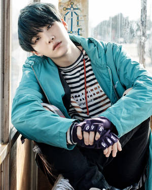 Søt BTS Suga i blått