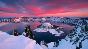 Spektakulær Oregon Crater Lake bakgrunnsbilde — Daggry Bakgrunner