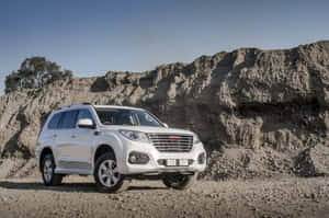 Stilig Haval SUV parkert utendørs — MacBook Pro 16 Bakgrunner